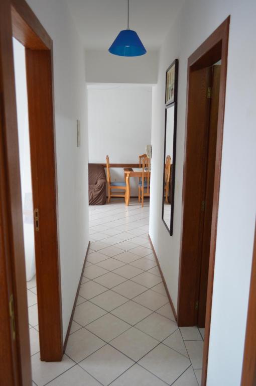  Apartamento nos Ingleses. Ótima Localização