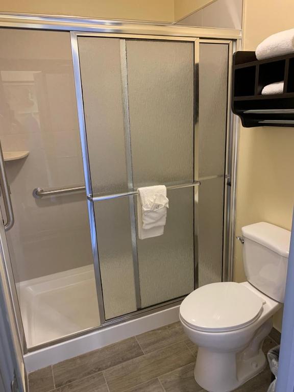 HomeStay Inn & Suites Edinburg - 