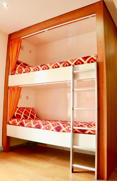 The Liverpool Pod Travel Hostel - Bed In 6-Bed Female Dormitory Room
