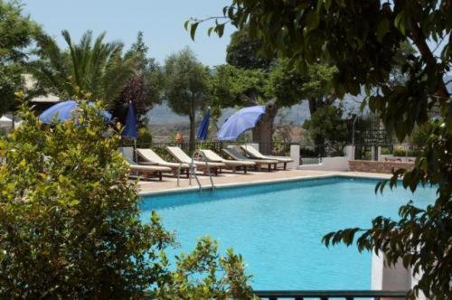 Bazén v ubytování Hotel Alcadima nebo v jeho okolí