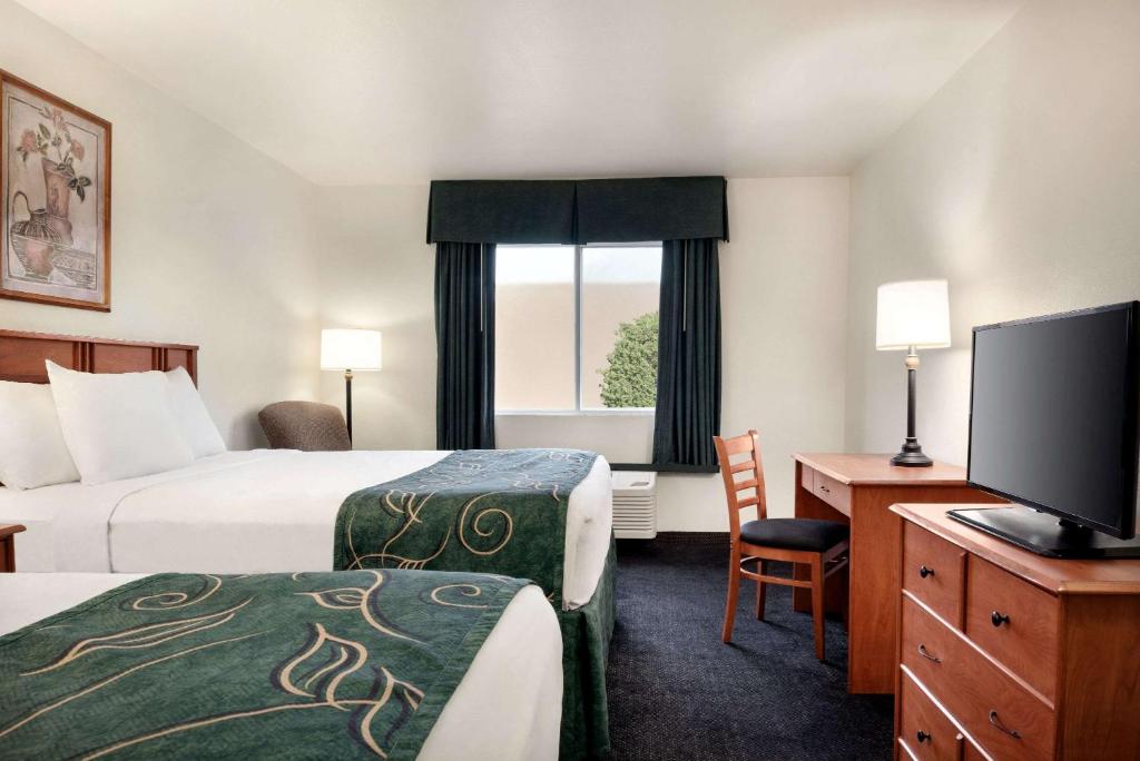 Travelodge by Wyndham Clinton Valley West Court - Chambre Queen Avec Deux Lits Queen - Non-fumeur