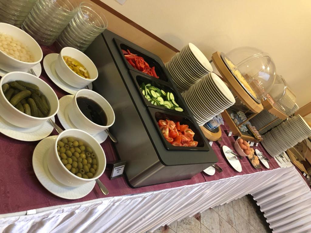 Jídlo v hotelu nebo okolí