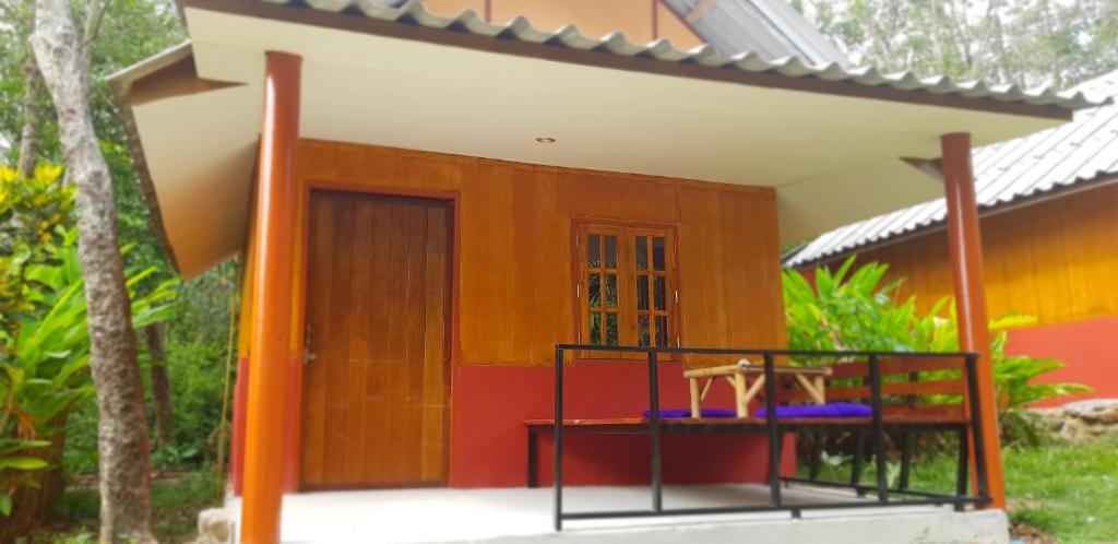 Koh Jum Coral Bay Resort - 16