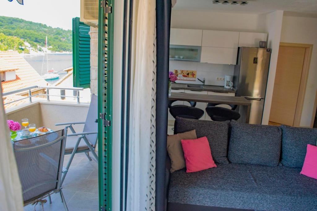 Kuchyň nebo kuchyňský kout v ubytování Apartments Linda