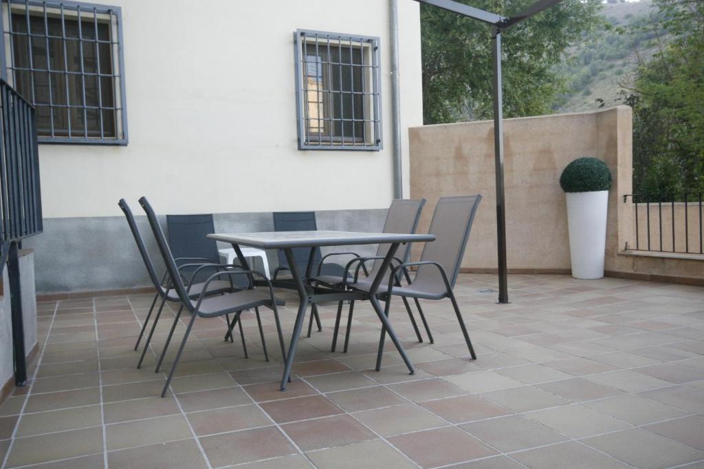 Patio nebo venkovní prostory v ubytování Apartamentos Casas Colgadas