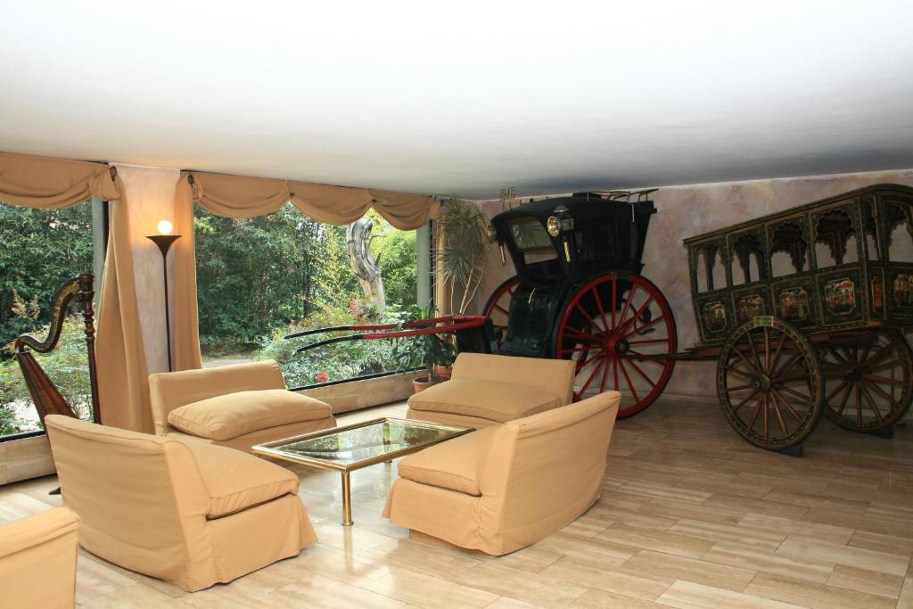 Posezení v ubytování Hotel Acacias de Vitacura