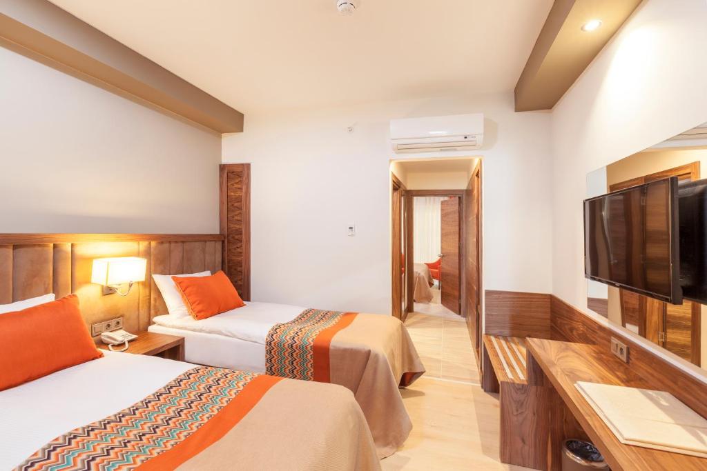 Side Royal Palace - 7