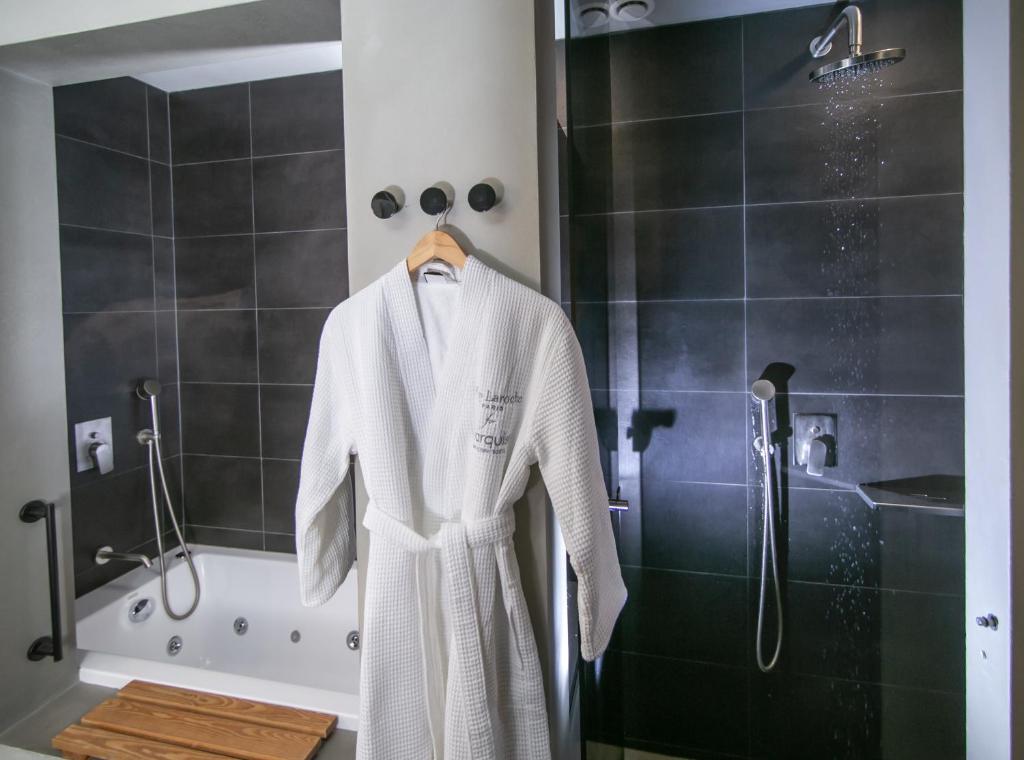 Marquise Suites - Adults Only - 14