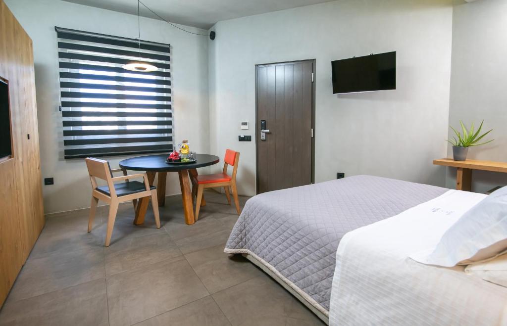 Marquise Suites - Adults Only - 13