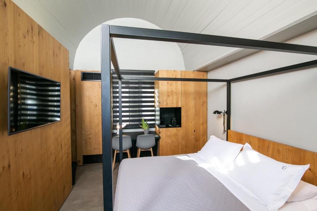 Marquise Suites - Adults Only - 19