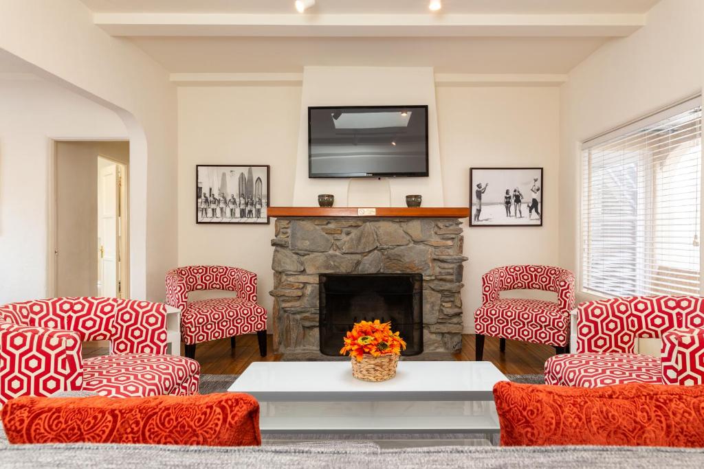 The Sea View Inn At The Beach - Two-Bedroom One Bath Apartment