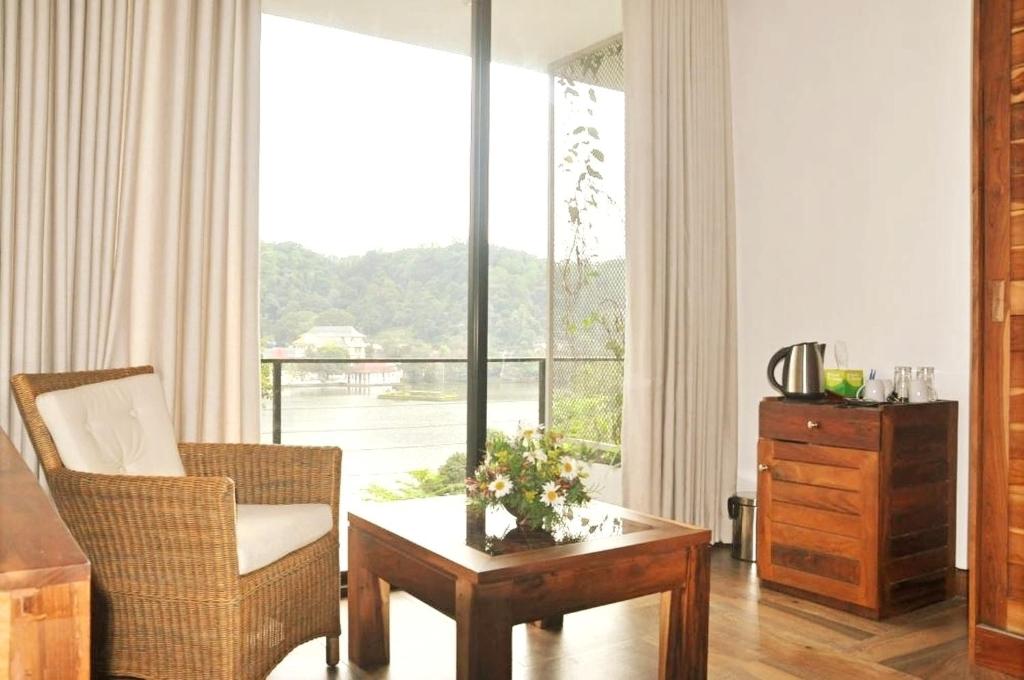 Lakewood Residence - Double Room With Lake View