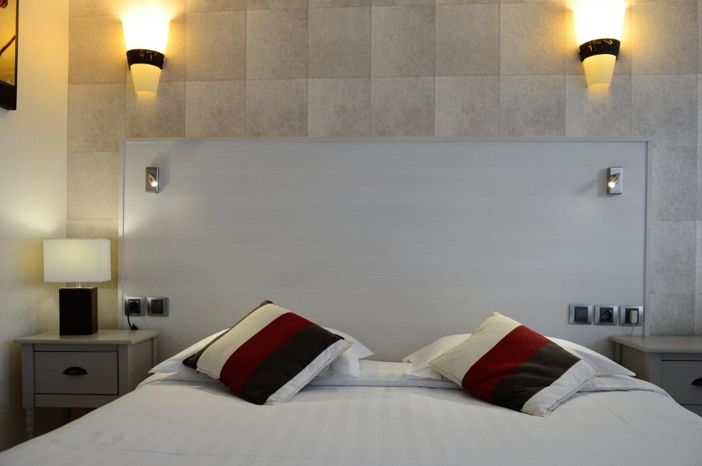 Contact hôtel - Hôtel Les Bleuets & SPA - 17