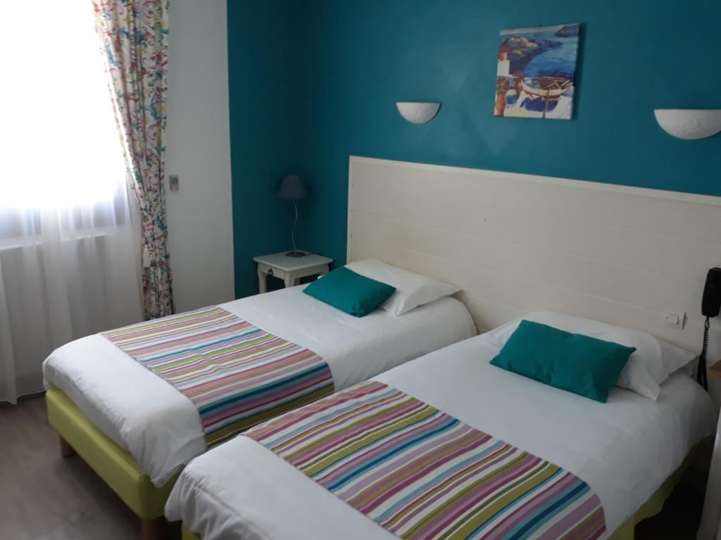 Contact Hôtel du Relais Thouars - Twin Room
