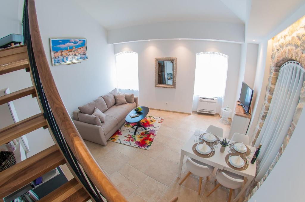 Posedenie v ubytovaní Bazzar Apartments