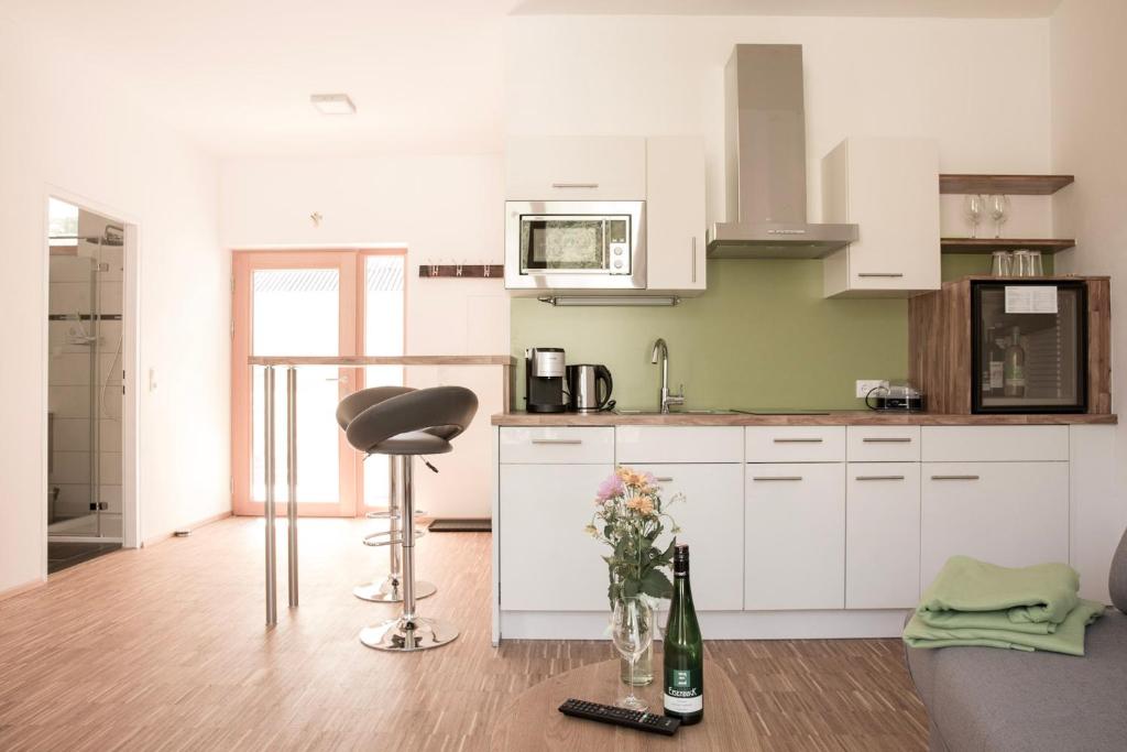 Kuchyňa alebo kuchynka v ubytovaní Ferienwohnung am Weingut Eisenbock