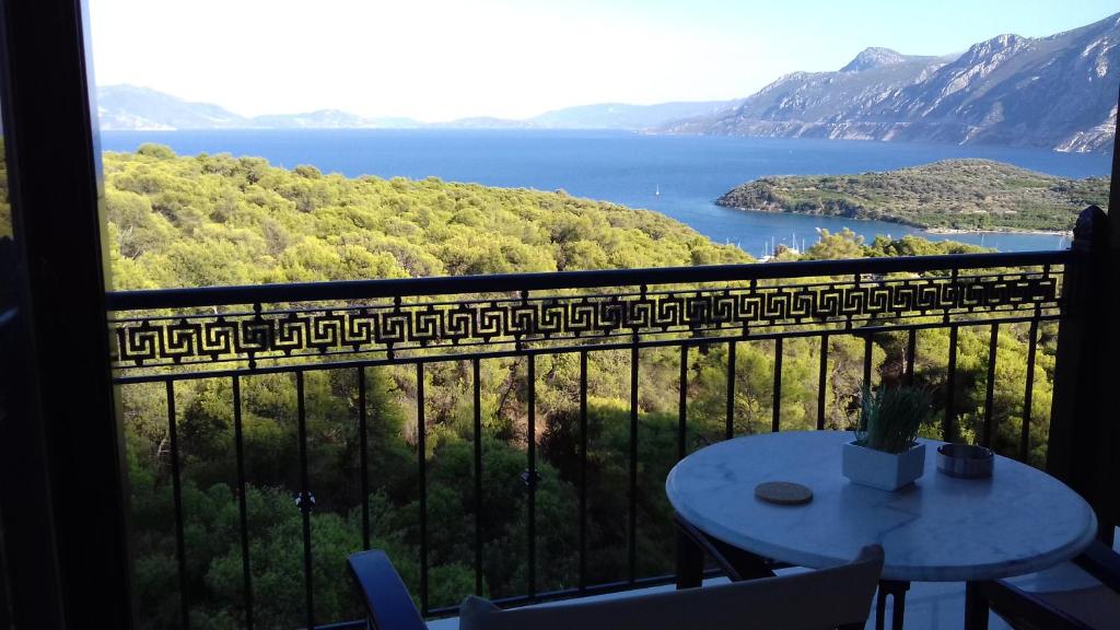 AKRON Luxury Holidays - 9