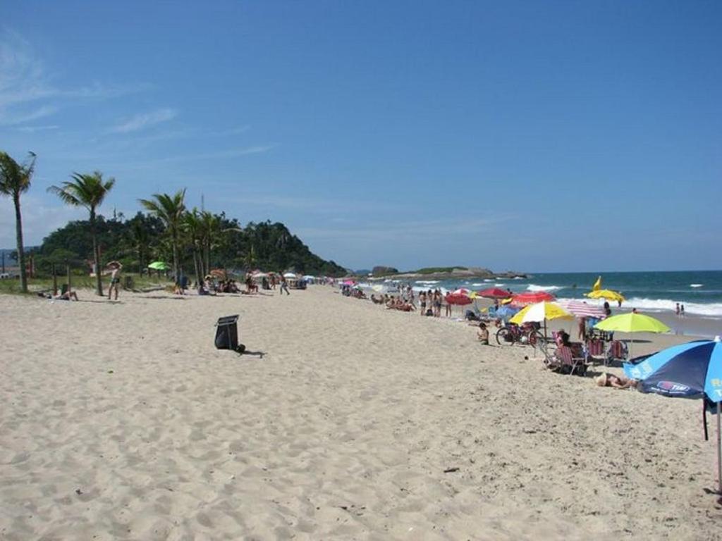  Casa Guaratuba 3 quadras da praia.