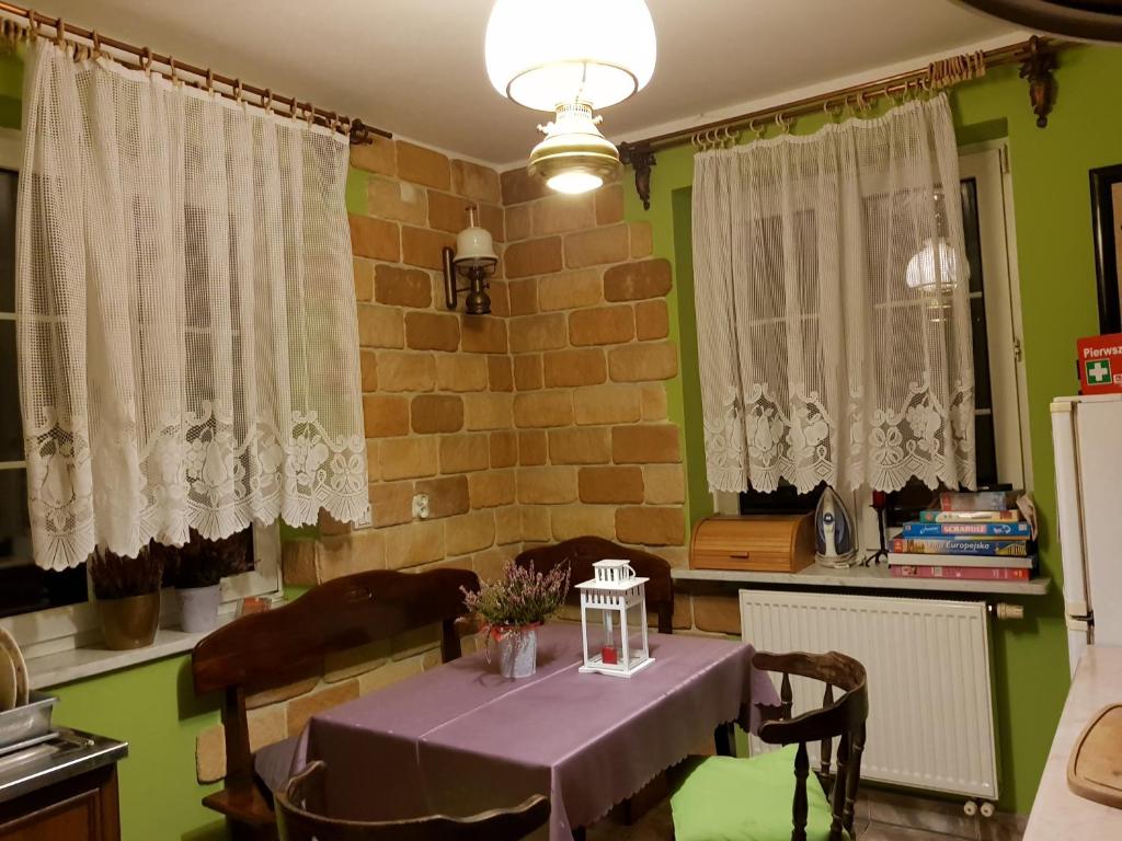 Kuchyňa alebo kuchynka v ubytovaní Dom Gościnny Orange