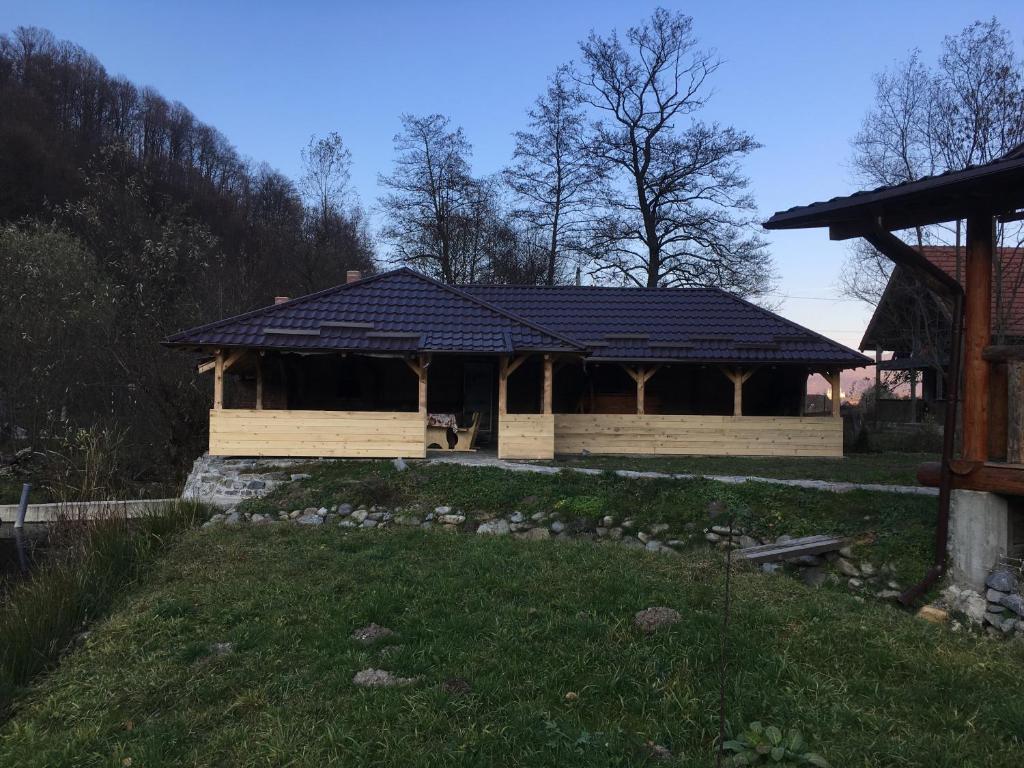 Casă de vacanţă Cabana Izabela (România Valea Drăganului) - Booking.com