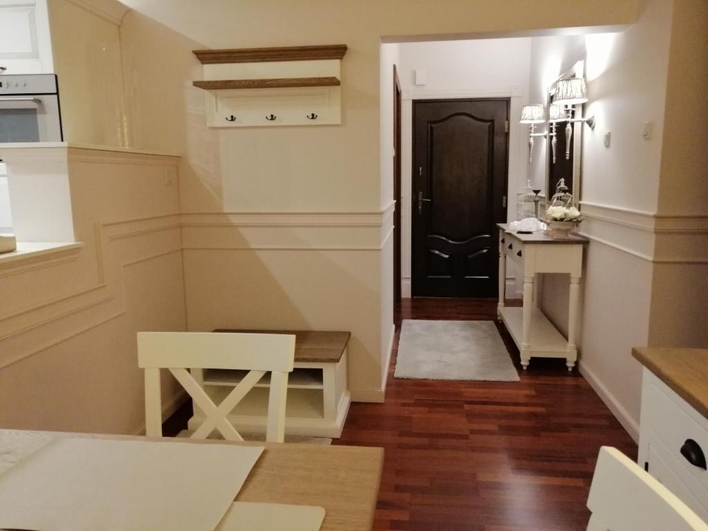 Kuchyňa alebo kuchynka v ubytovaní apartament