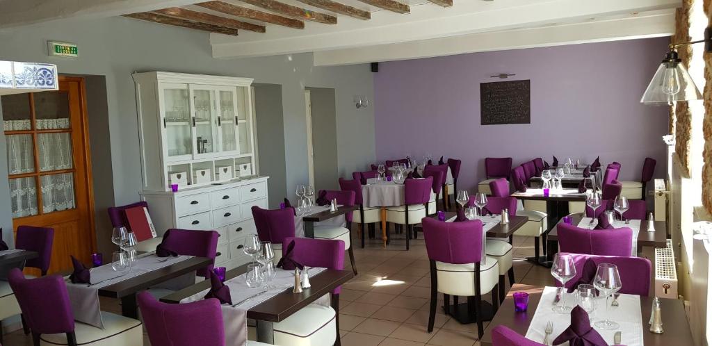 Posezení v ubytování LOGIS - Hôtel & restaurant "L'envie des mets"