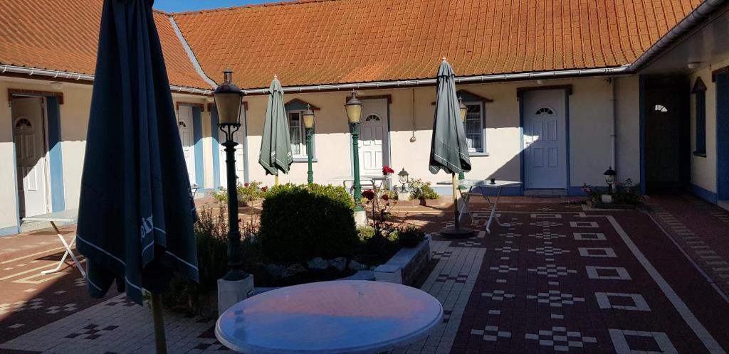 Zahrada ubytování LOGIS - Hôtel & restaurant "L'envie des mets"