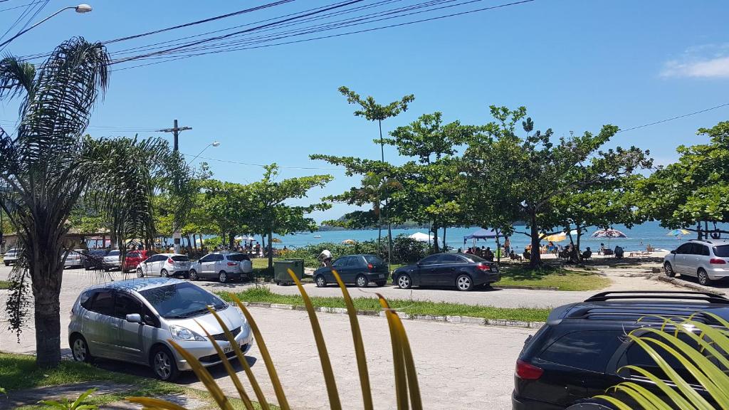  MANSÃO FRENTE A PRAIA - Locação de suítes com área de lazer compartilhada