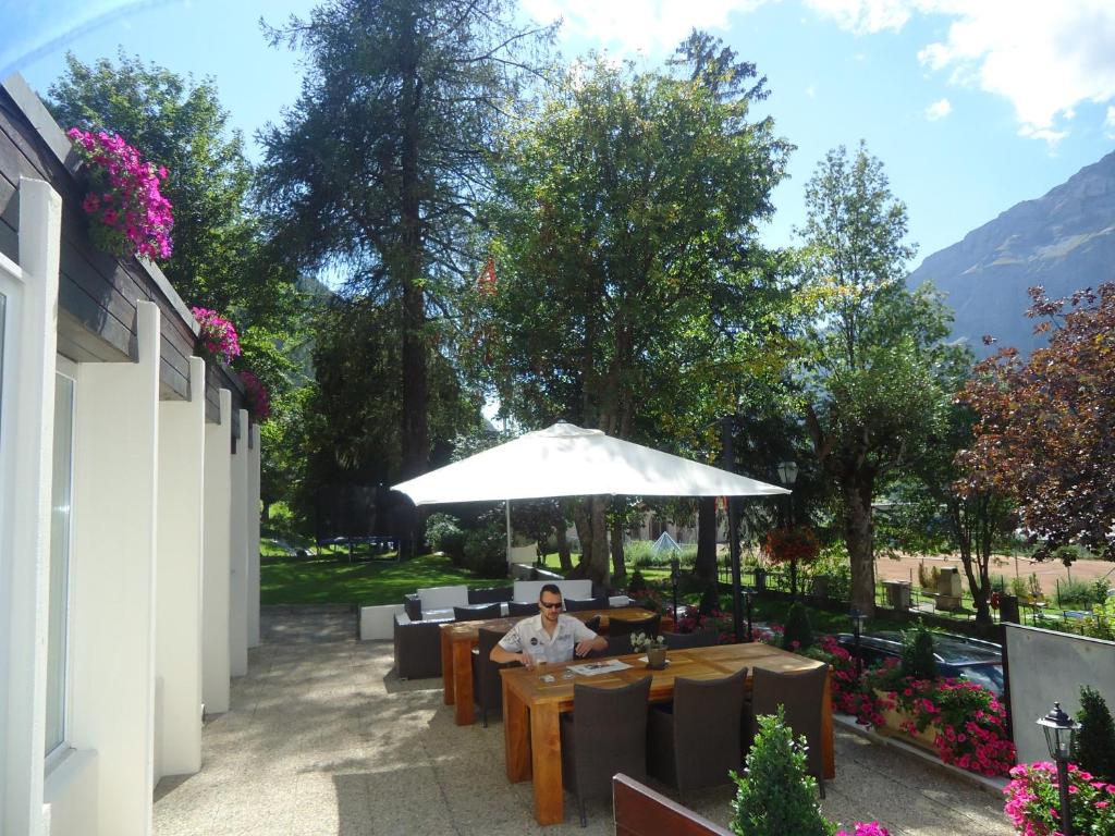 Nespecifikovaný výhled na hory nebo výhled na hory při pohledu z hotelu