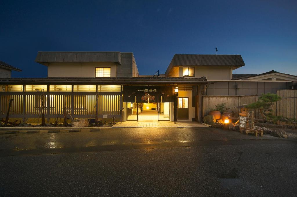 Budova, kde se ryokan nachází
