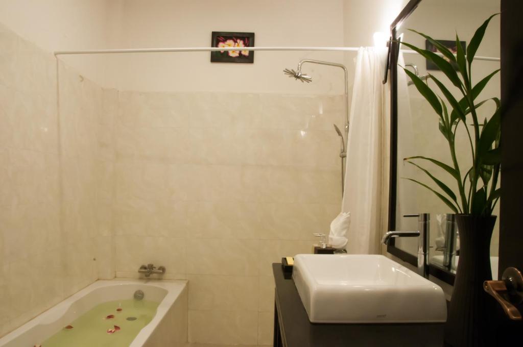 Koupelna v ubytování Private Boutique Home with Pool, The Fin Inn