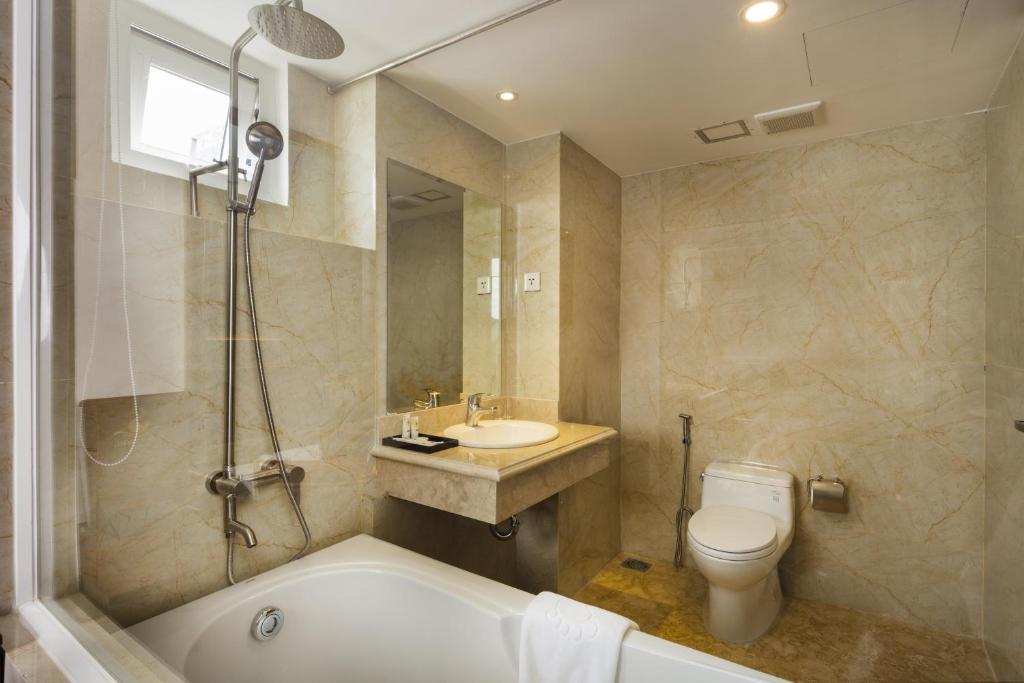 Suite Gia Đình Có Ban Công