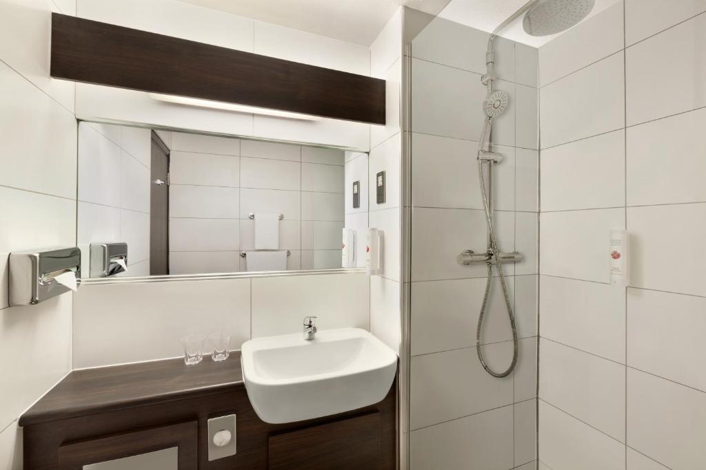 Ramada Bristol West - Twin Room