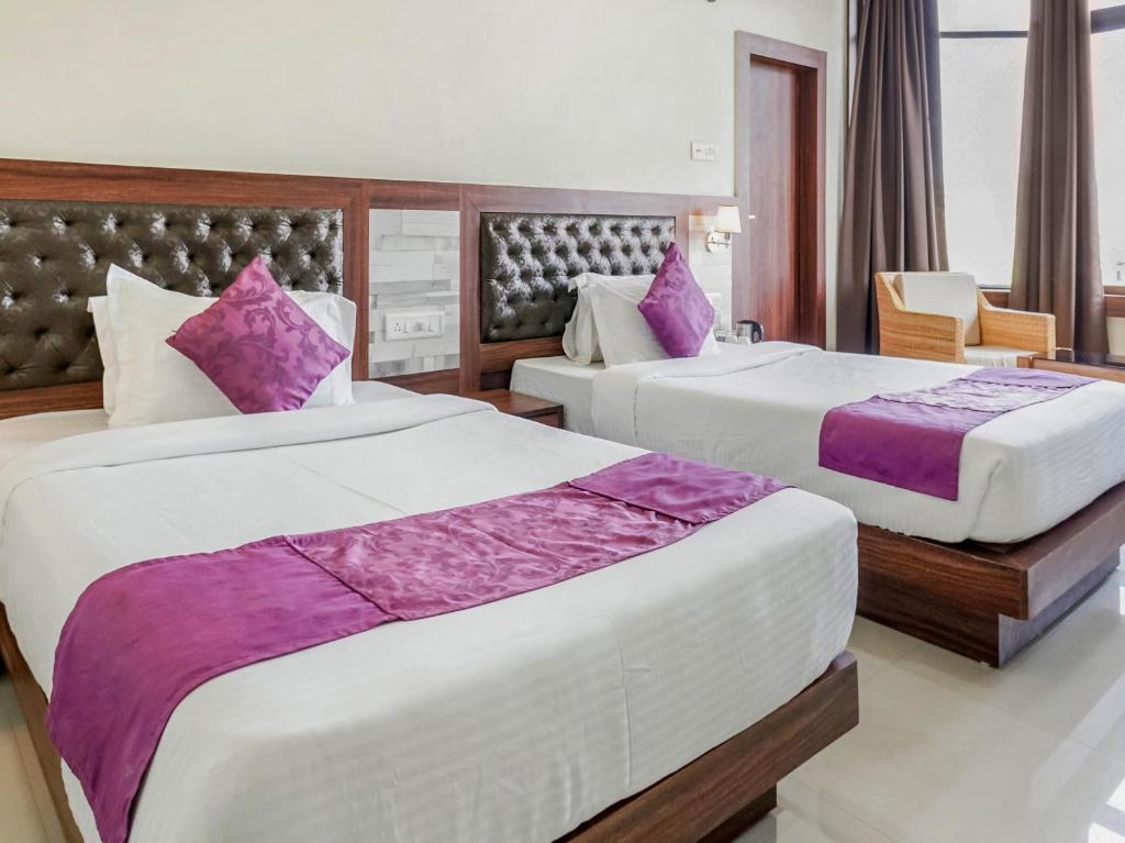 Pemaling Lords Eco Inn Guwahati - Deluxe Double Room