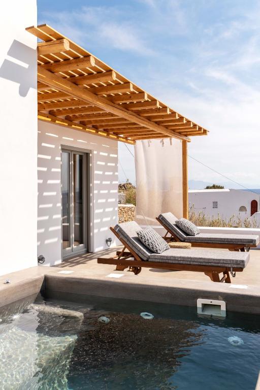 Bazén v ubytování Trinity Mykonos - Beachfront Villa nebo v jeho okolí