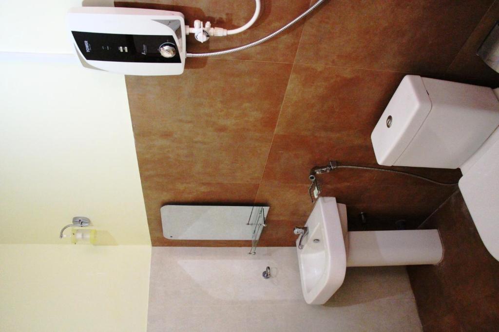 Holiday Fashion Inn - 14