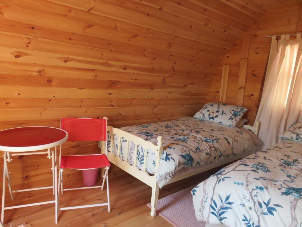 Postel nebo postele na pokoji v ubytování Shannon Estuary Glamping