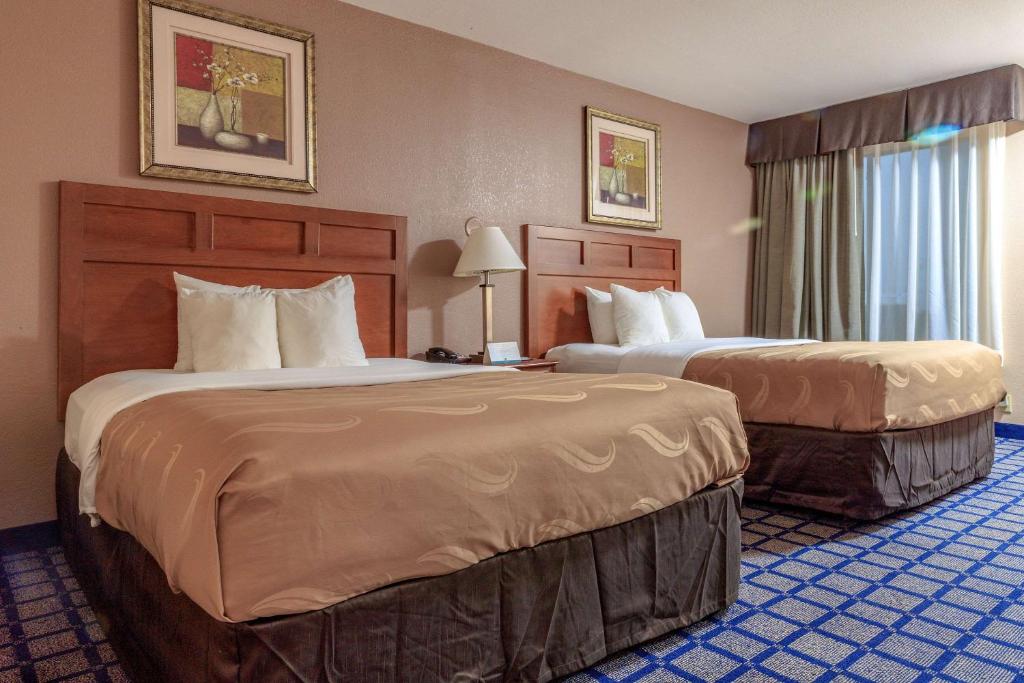 Quality Inn Forest Hill - Fort Worth South - Queen Room With Two Queen Beds - Non-Smoking