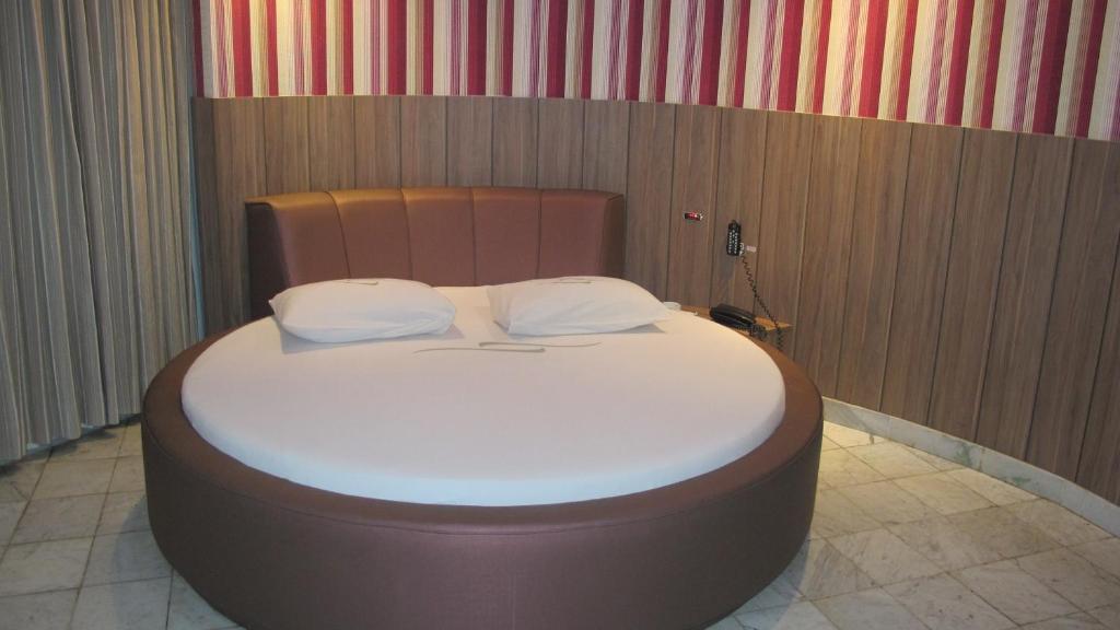  Motel Decameron (Adults Only)