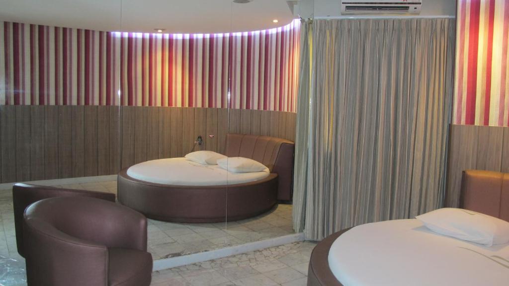  Motel Decameron (Adults Only)
