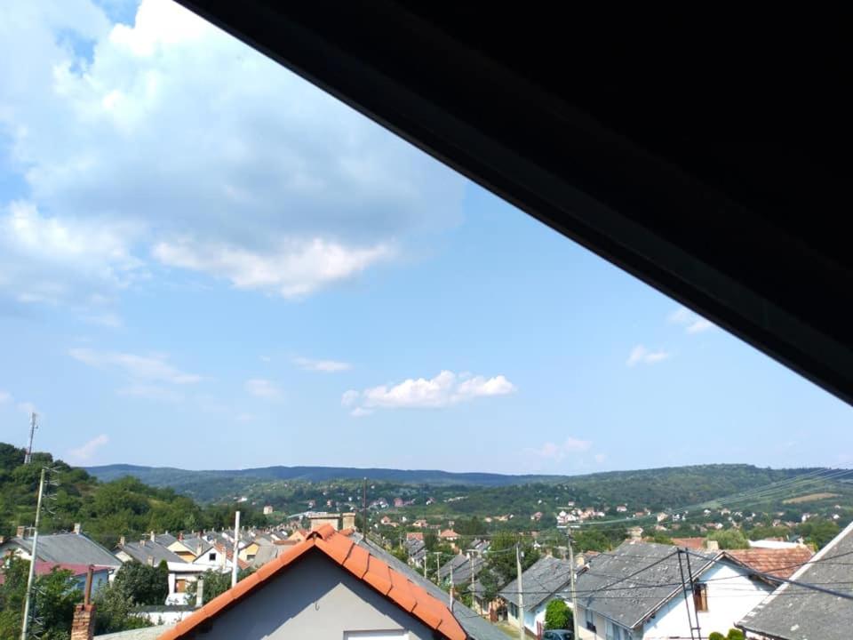 Nespecifikovaný výhled na hory nebo výhled na hory při pohledu z apartmánu