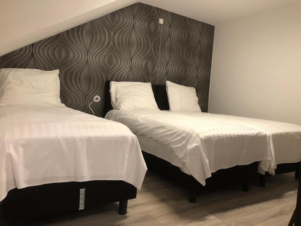 
Comfort Triple Room with Shower
