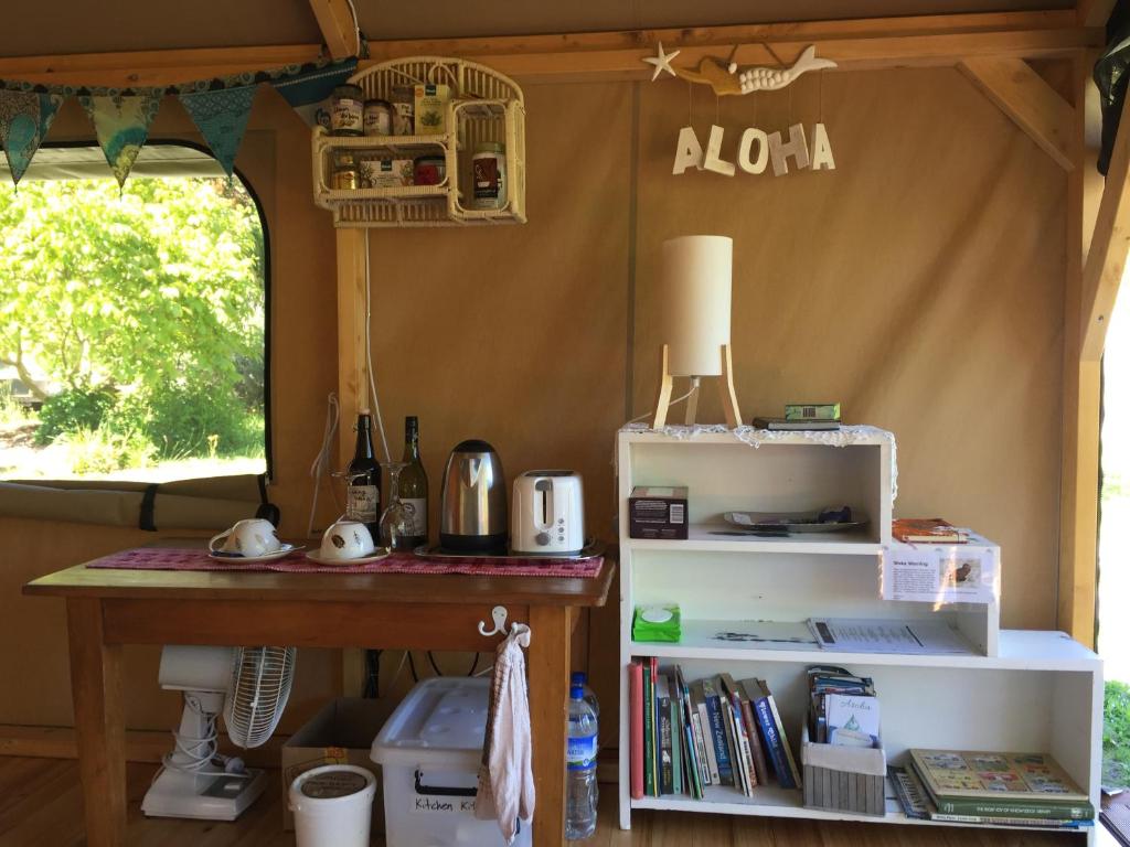 Kuchyň nebo kuchyňský kout v ubytování Omarama Oasis - Permaculture Glamping