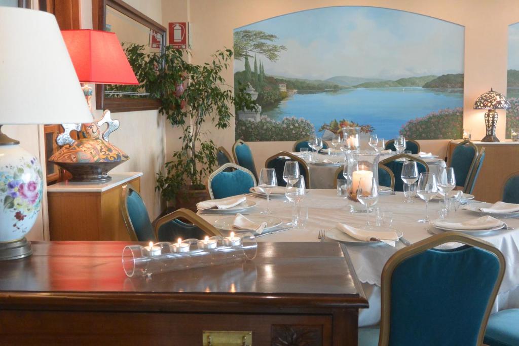 Restaurace v ubytování Hotel Marina