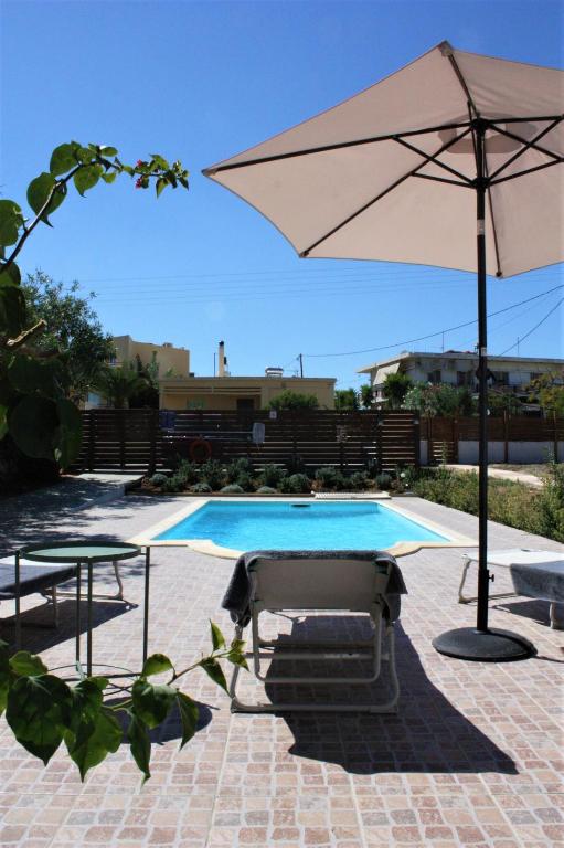 Bazén v ubytování Villa Skouteli Private pool & 400m from the sea nebo v jeho okolí