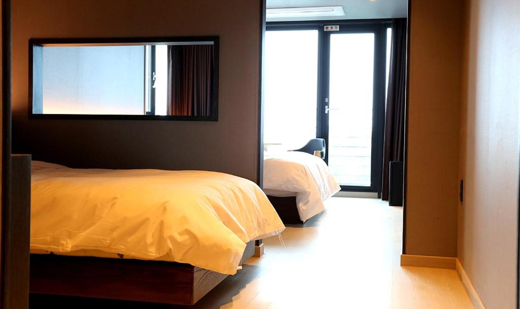 Suntree Hotel - Zweibettzimmer Mit Teilweisem Meerblick