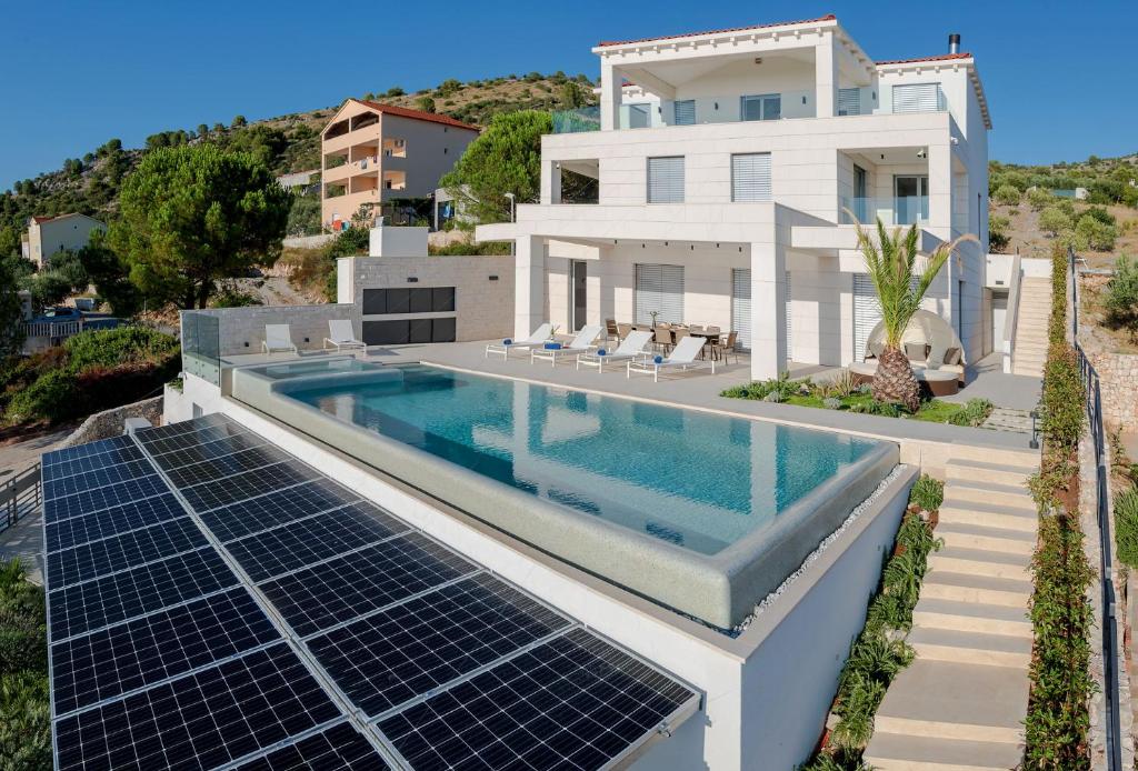 Fotografia z galérie ubytovania Luxury Villa Carpe Diem Paradise v Rogoznici