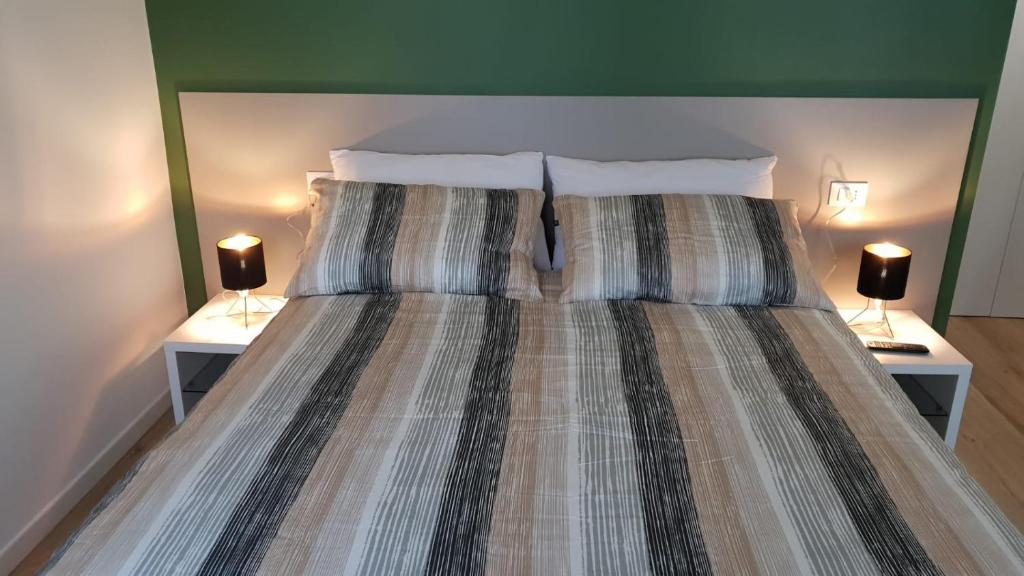 Cama ou camas em um quarto em SNC1018 MODERN BOUTIQUE APARTMENT