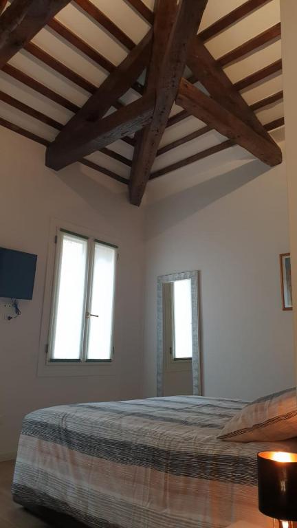 SNC1018 MODERN BOUTIQUE APARTMENT - 2