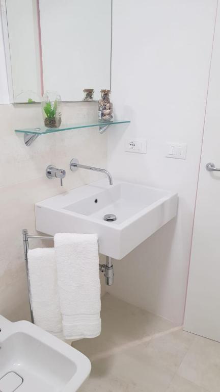 SNC1018 MODERN BOUTIQUE APARTMENT - 18